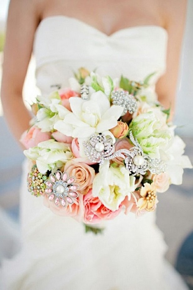 bejeweled-flower-bridal-wedding-bouquet-trends-2014